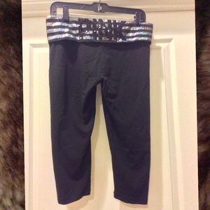 Victoria secret yoga Capri pants w black sequins